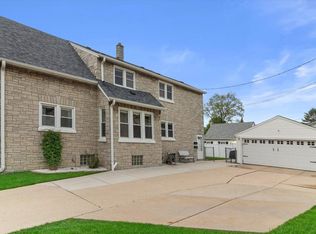 9830 W Montana Ave, Milwaukee, WI 53227
