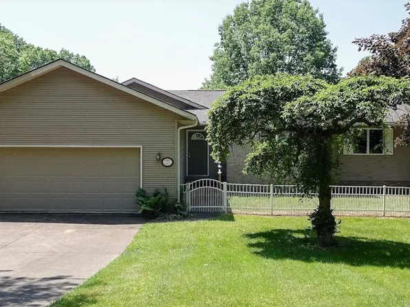 134 Spruce Dr NW, North Canton, OH 44720