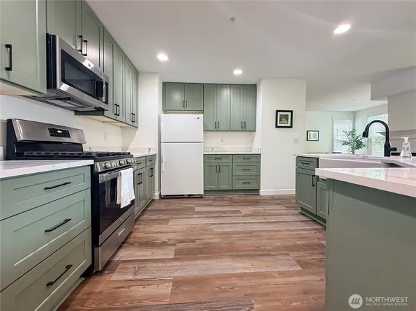 12208 NE 24th Street #124, Bellevue, WA 98005
