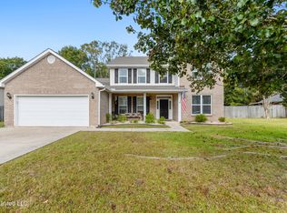 55 Lakeview Dr, Ocean Springs, MS 39564