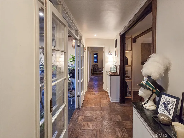 761 W 11th St — Photo 38
