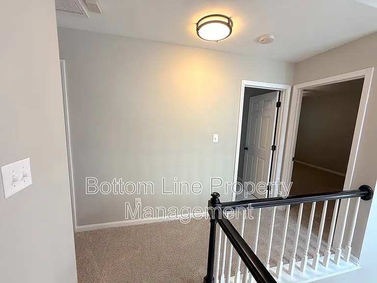 2321 Heathershire Ln — Photo 16