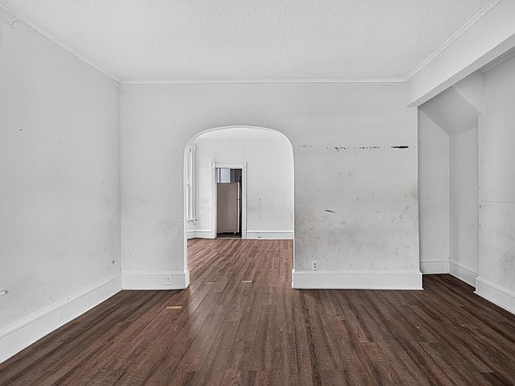 4th image of 3322 Stevens Ave