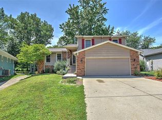 993 W Frank Dr, Decatur, IL 62526