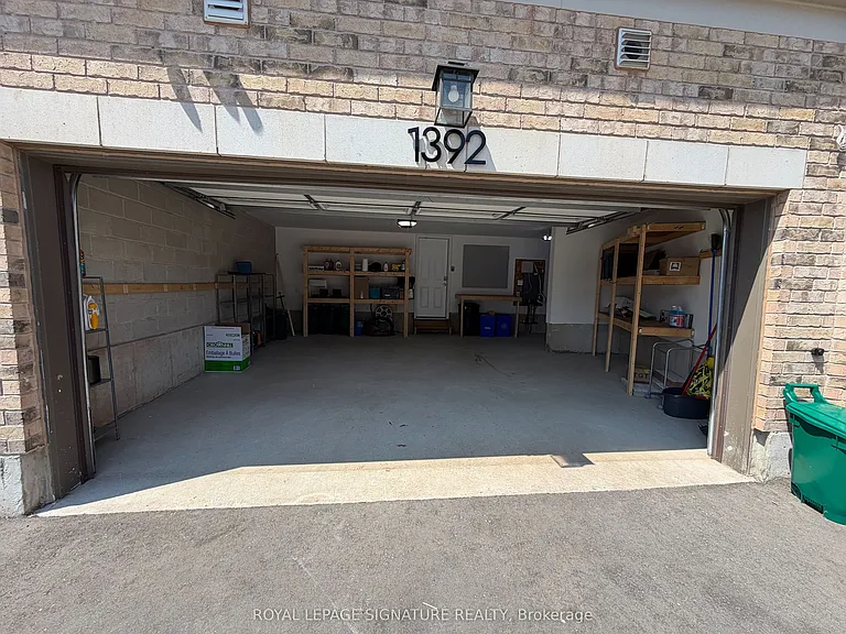 1392 William Halton Pkwy W — Photo 38