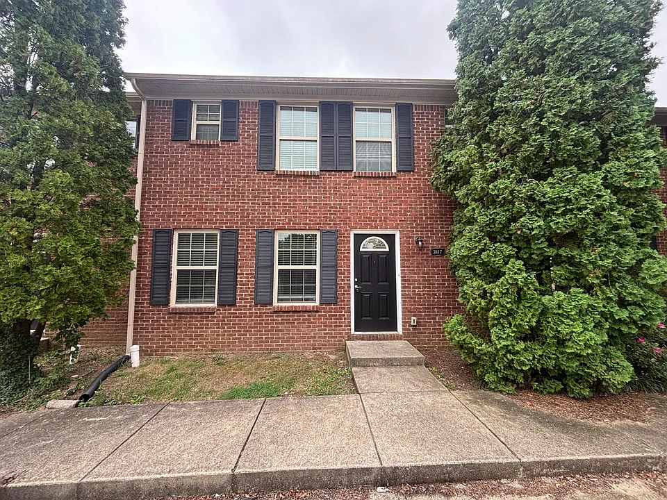 3817 Lady Di Ln