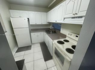 8015 SW 107th Ave APT 221, Miami, FL 33173
