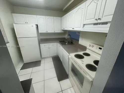 8015 SW 107th Ave #221 Photo 1