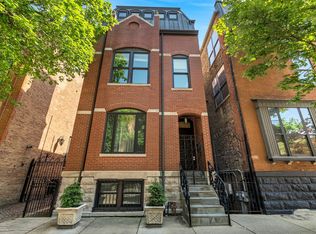 881 W Locust St, Chicago, IL 60610