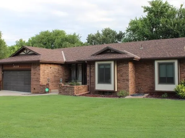 10120 W Suncrest Ave, Wichita, KS 67212