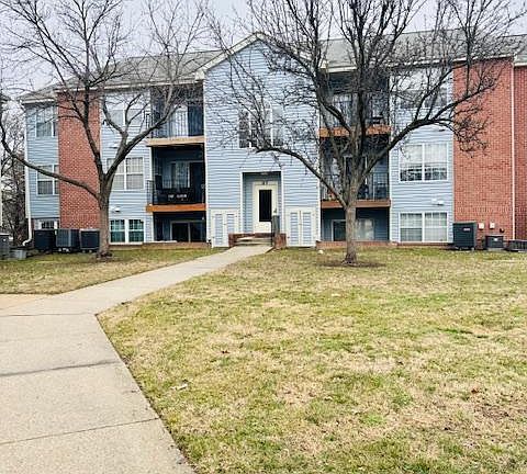 2nd image of 107 Water Fountain Way Unit 301