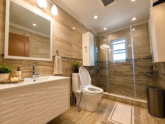 Bathroom, photo 1