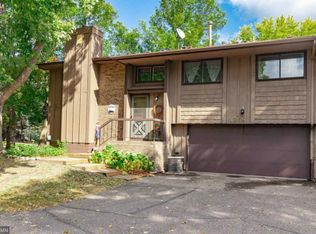 1268 Bridle Path Ct, White Bear Township, MN 55110