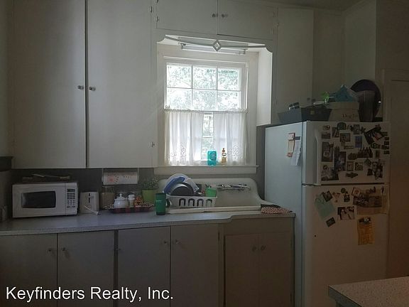 3rd image of 2081 Hollydale Ave