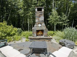 37 Crescent Ridge Rd, Westfield, MA 01085