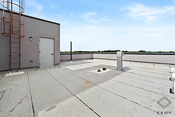 Rented by ERNY LLC | media 11