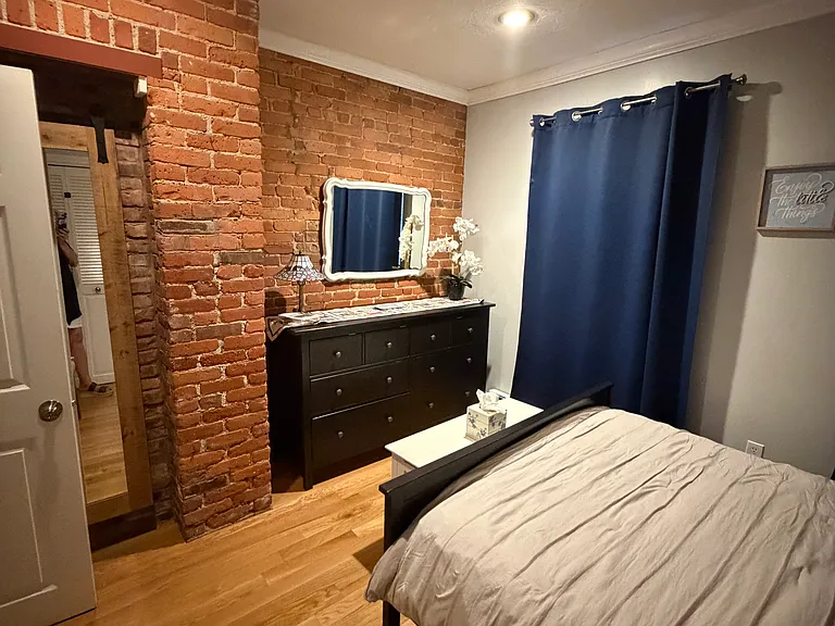 38A Charter St #2 — Photo 4