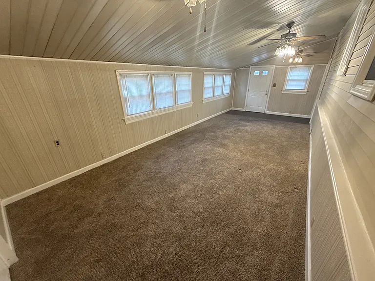 223 Wiegel Dr — Photo 24
