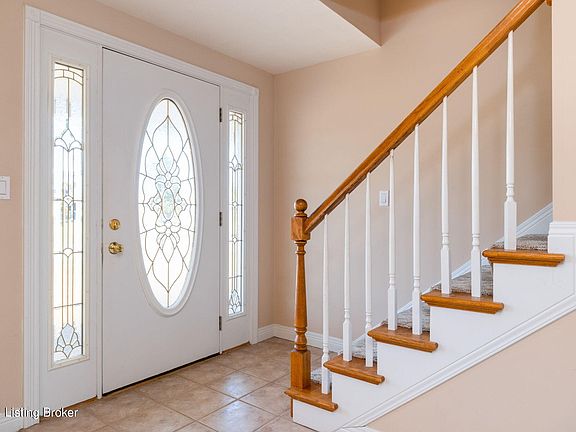 5th image of 144 Taft Ct