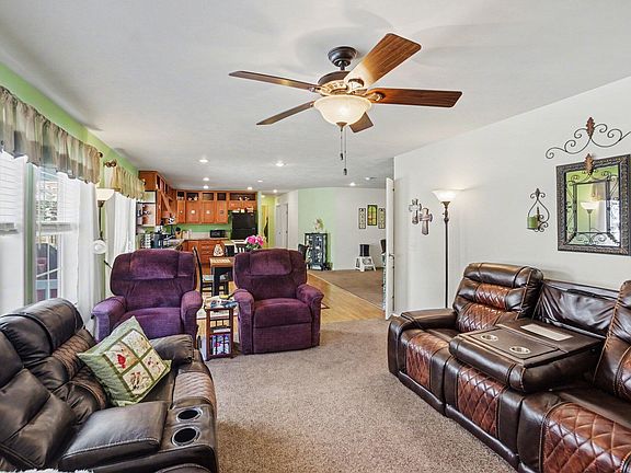 4th image of 707 Peach Ln