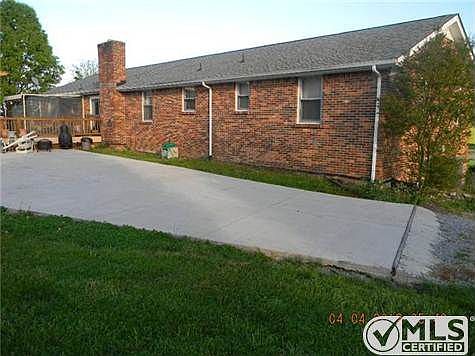 3rd image of 1100 Gibbs Ln