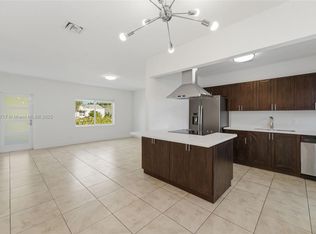 570 NW 49th St, Miami, FL 33127