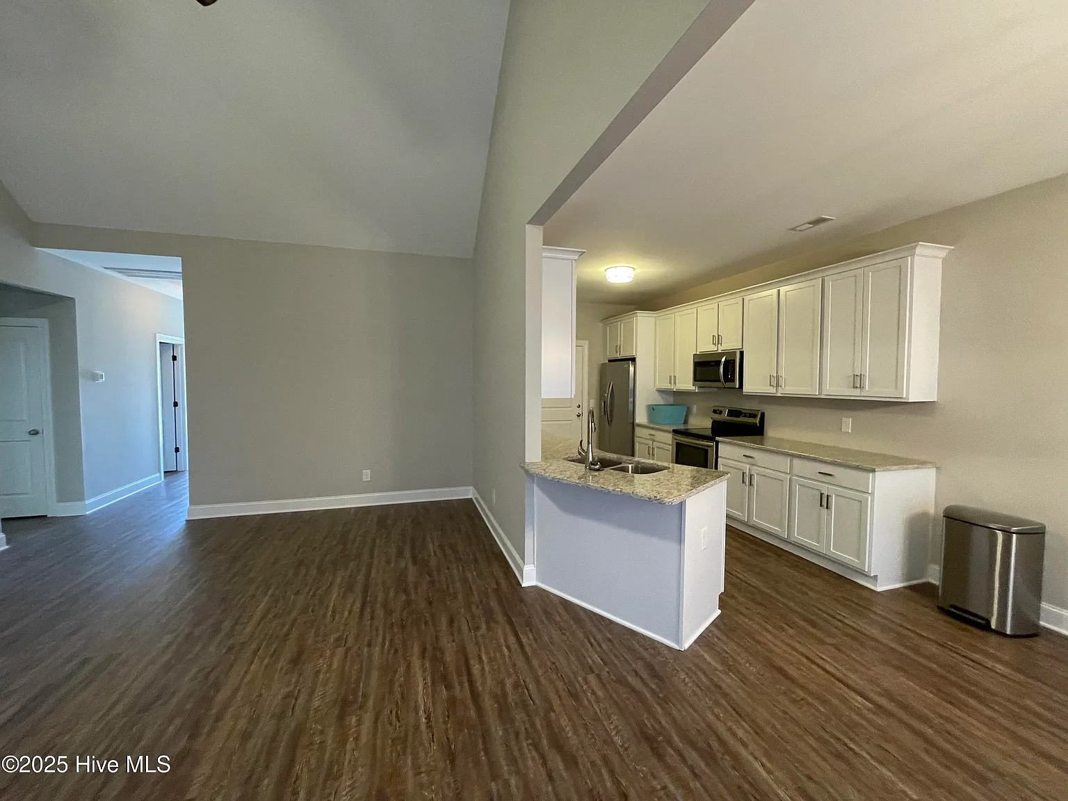 Studio, 3.0 bath, 1784 sqft, $2,100 — Photo 3