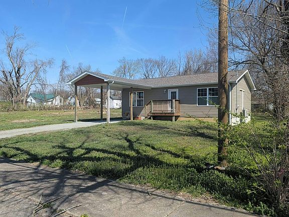 2nd image of 407 Villar St