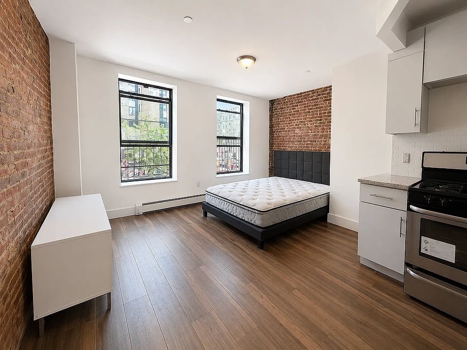 2nd image of 1019 Southern Blvd #4E