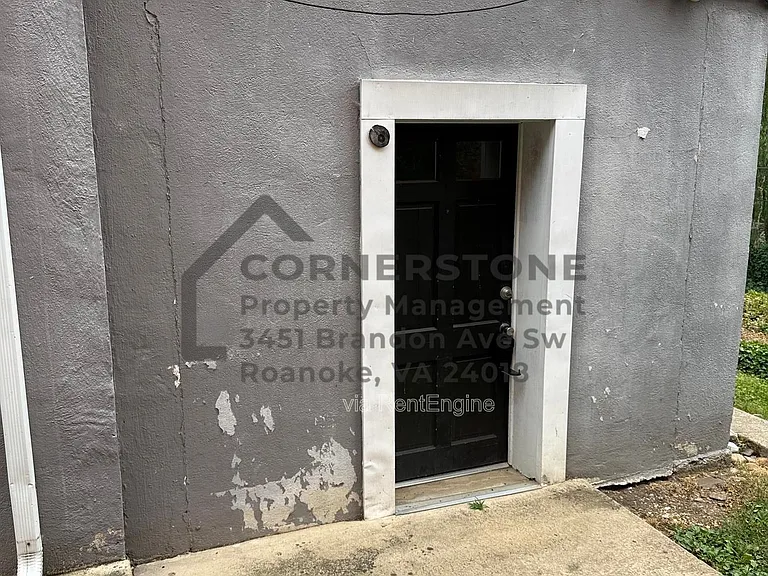 509 King George Ave SW #6 — Photo 3