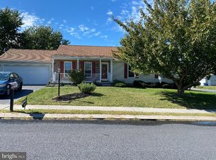 1 Manor Cir, Littlestown, PA 17340