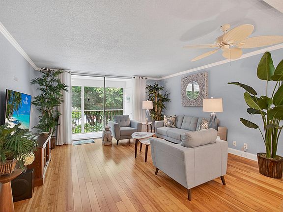 5th image of 5250 Las Verdes Cir APT 313