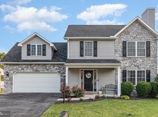 316 Hunter Path Rd, Hummelstown, PA 17036