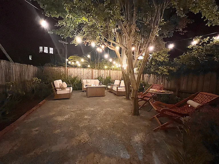 939 Oak St — Photo 26