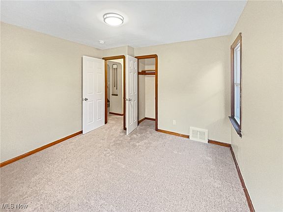 4th image of 19540 Pasnow Ave