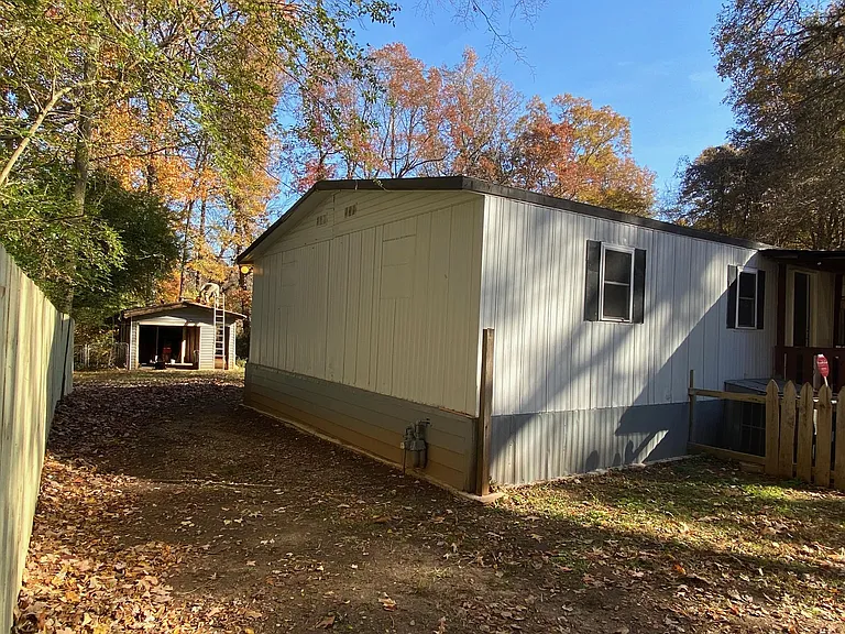 20 Village Pl — Photo 23