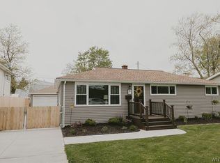 9 Pierpont Ave, Williamsville, NY 14221