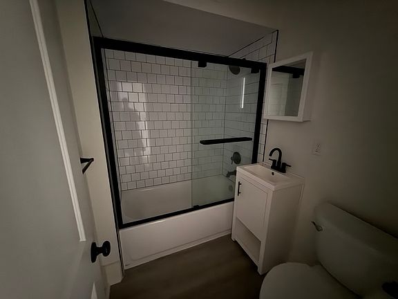 5th image of 606 N 32nd St APT A