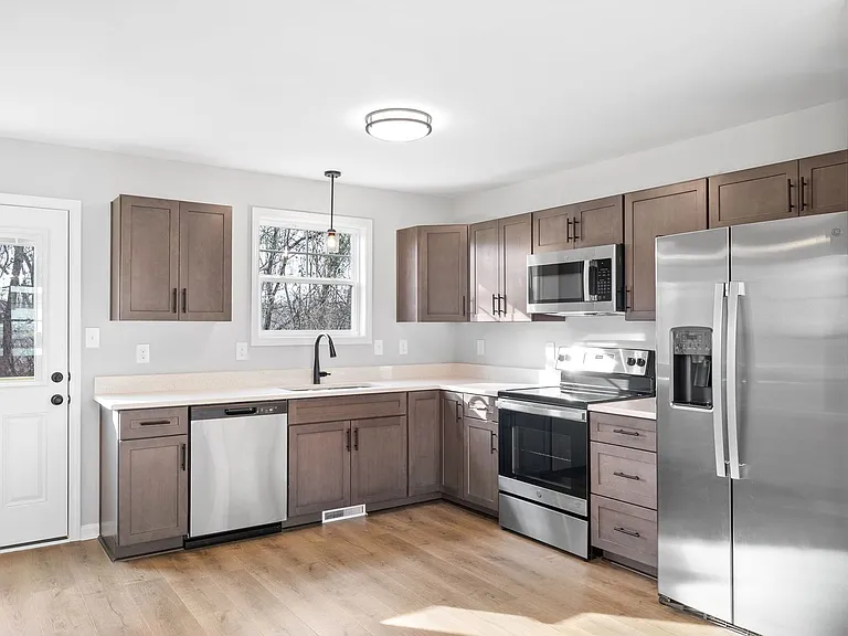 332 Church St — Photo 10