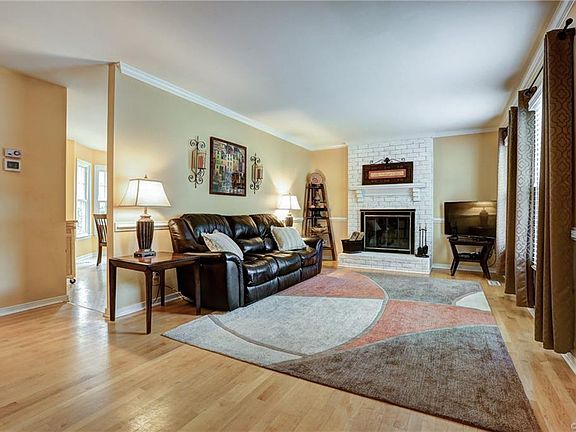 5th image of 9009 Arthur Ct