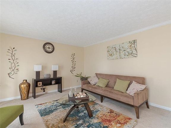 4th image of 2422 Meadowglen Trl