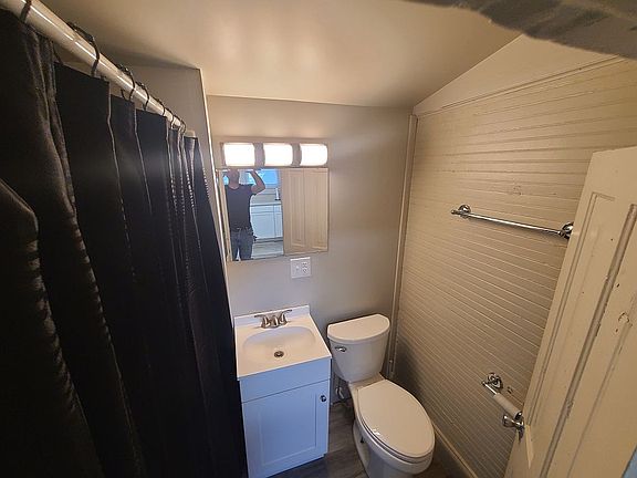 2nd image of 532 Park Ave #532
