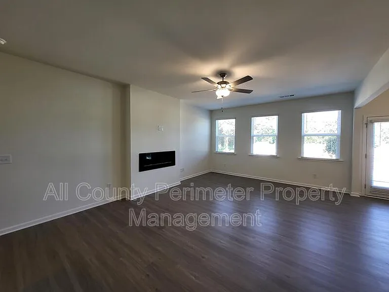 52 Berry Dr — Photo 4