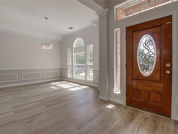 5th image of 2720 Parkside Ln