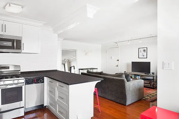 Sold by Keller Williams NYC | media 8