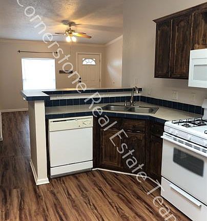 2nd image of 1335 Market St #1