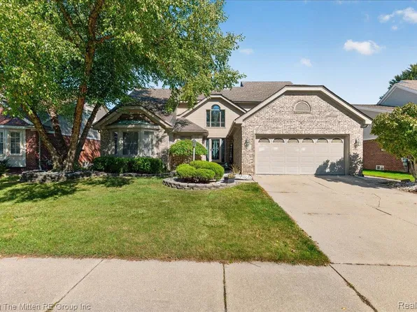 22290 Genesis Dr, Woodhaven, MI 48183