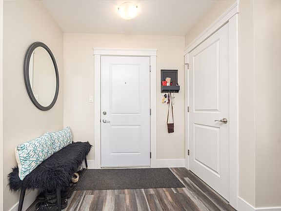 3rd image of 29 Stratford Rd #206