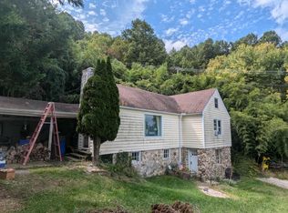 9168 Lookout Ln, Bent Mountain, VA 24059