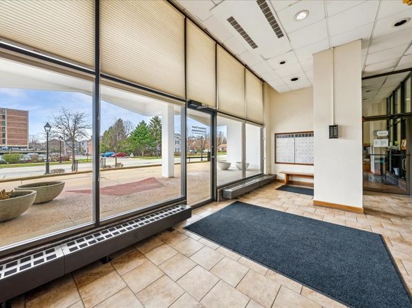 33 N Main St APT 11C, Lombard, IL 60148